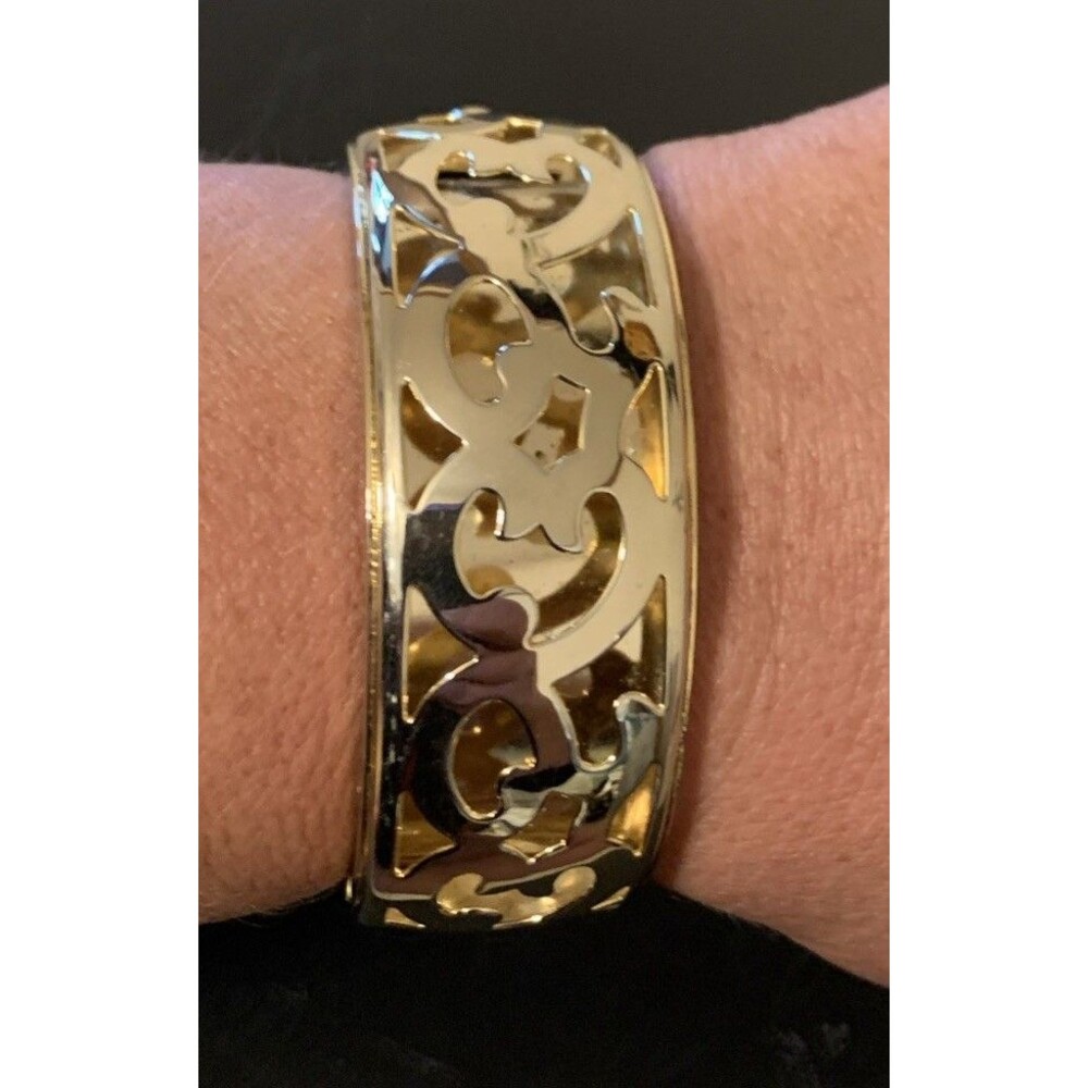 Vintage Polished Gold Tone Bangle Bracelet Filigree Pierced Hinged